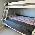 Διαμέρισμα Modern With Carport Near And Airport *