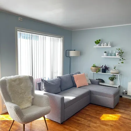 Modern With Carport Near And Airport 아파트 트롬쇠